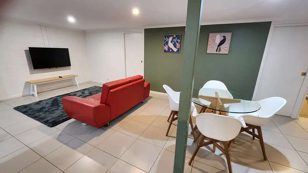 2 bedroom grany flat (Including Electricity)in Atherton