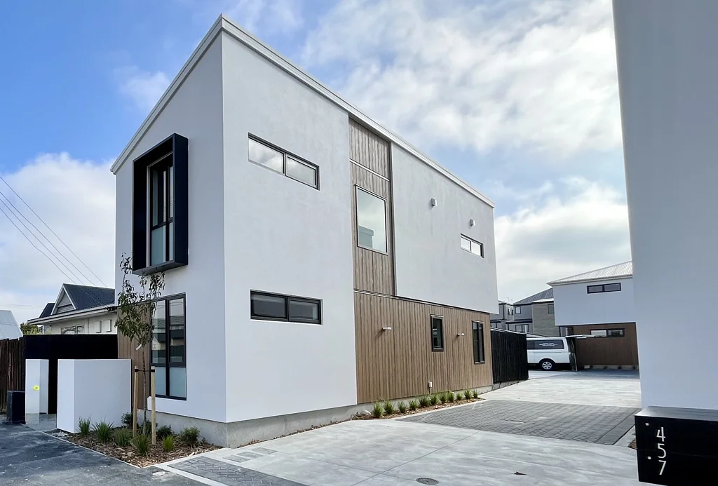 Brand new standalone 3 bedroom townhouse on Gloucester St
