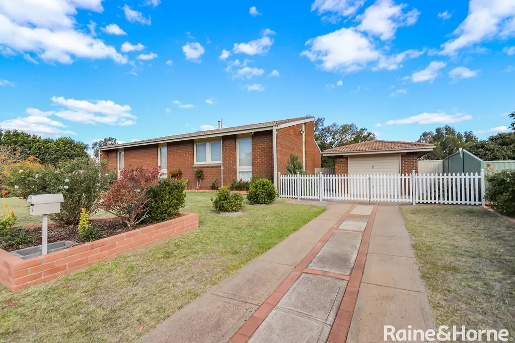 FAMILY HOME IN WEST BATHURST- Available 18/5/26!!!