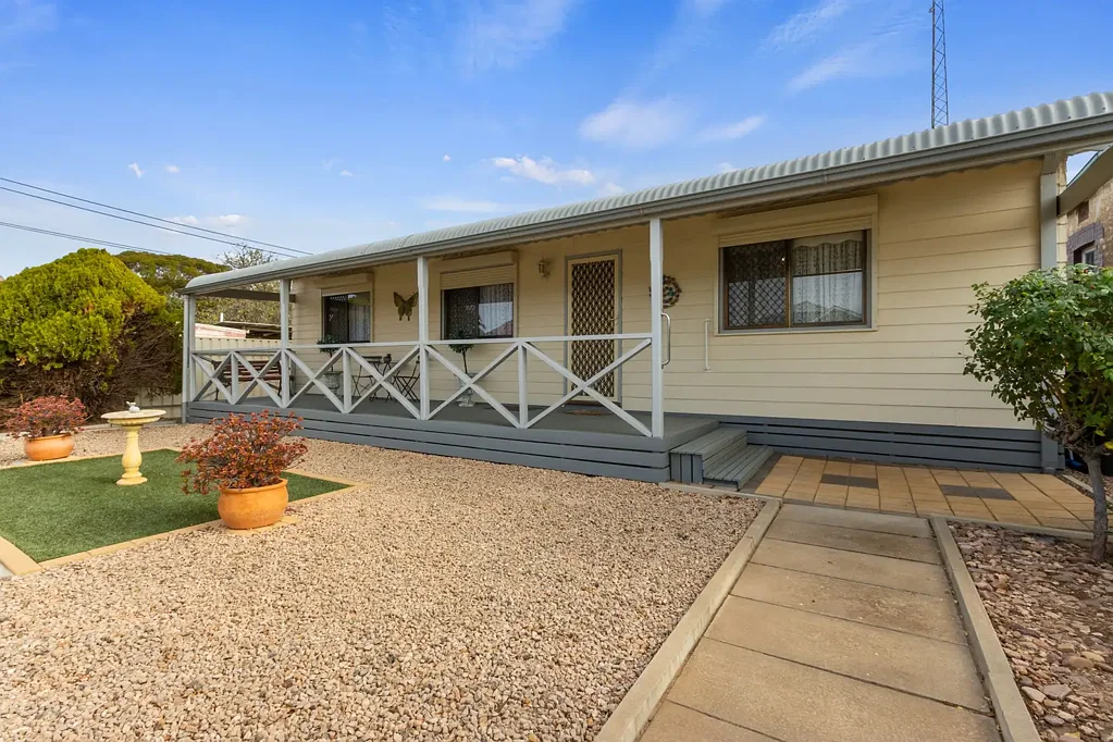 11 Young Street, Wallaroo, SA 5556