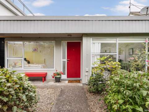 Onehunga 2 Bedroom THE TIME TO BUY IS NOW – VENDOR ON THE MOVE