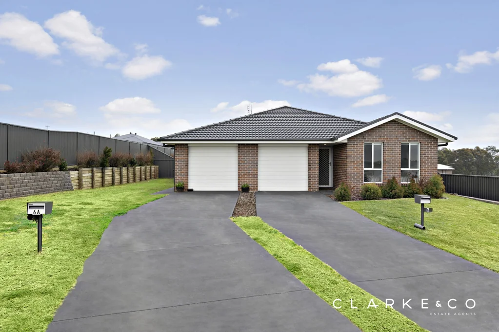 6 & 6a Loane Circuit, Farley, NSW 2320