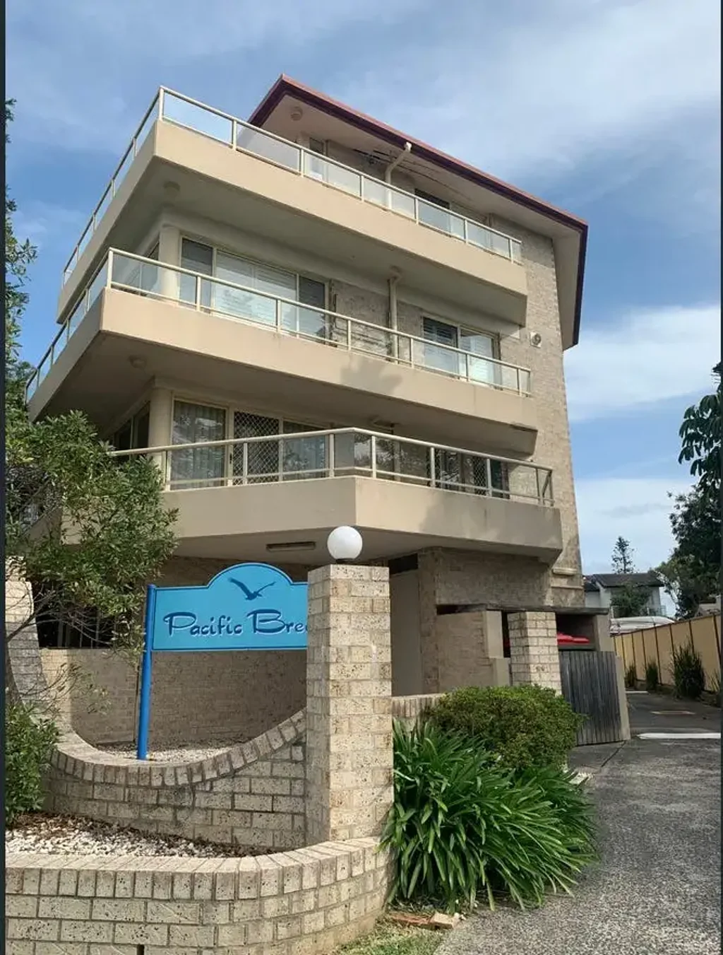 One Bedroom Apartment in Great Location!