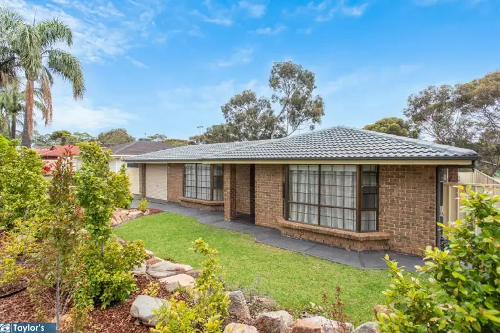 10 John Renwick Place, Modbury Heights, SA 5092