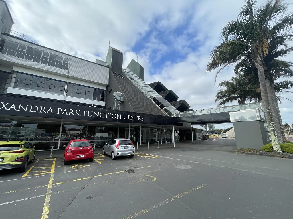 Epsom Large-Scale Kitchen Facility at Alexandra Raceway