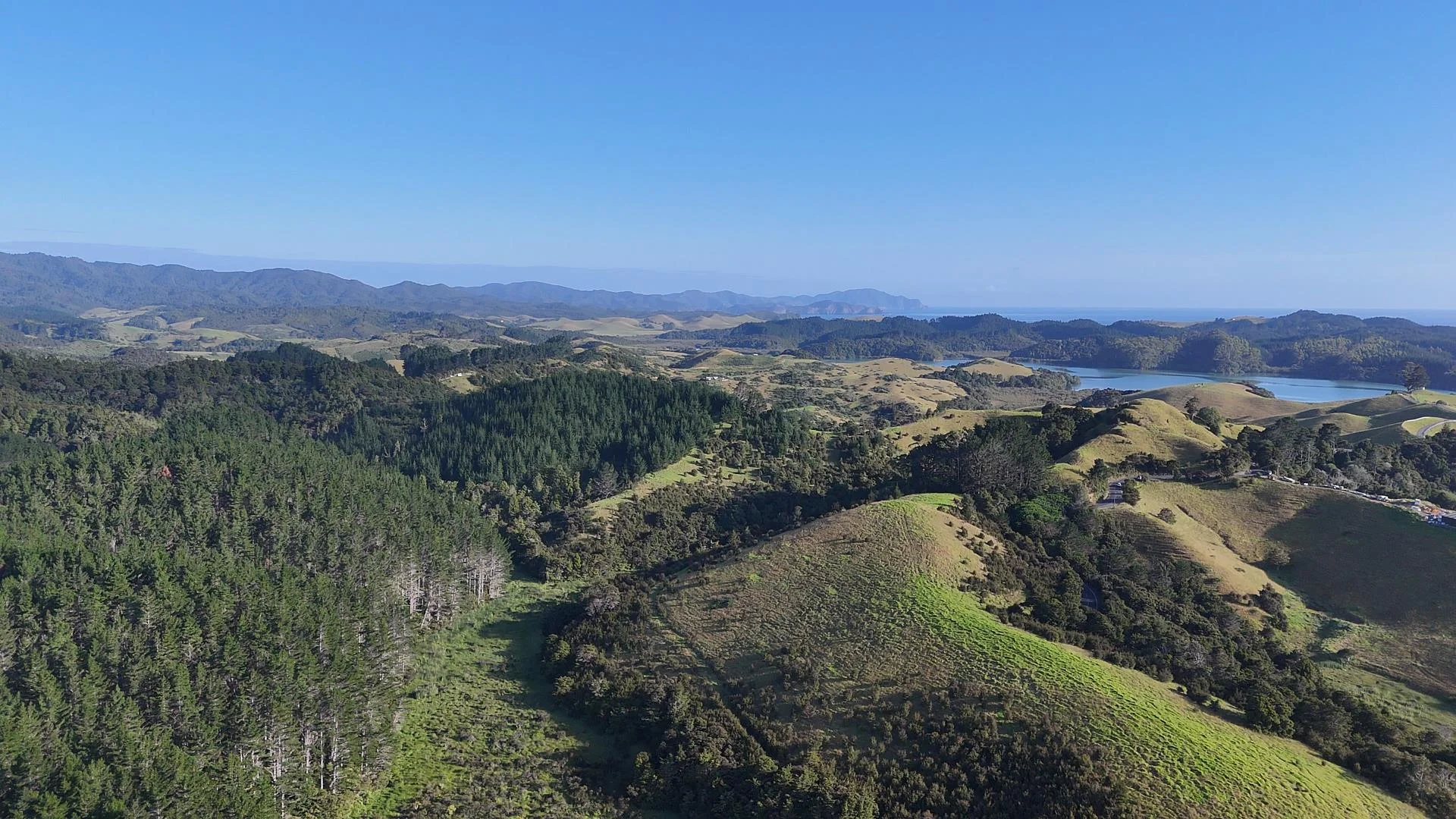 Oakura Coast 1房 219公顷生态保护地块！三份产权，宽敞空间+私密便捷，离网生活理想选择！ 219 Ha Conservation estate on 3 titles