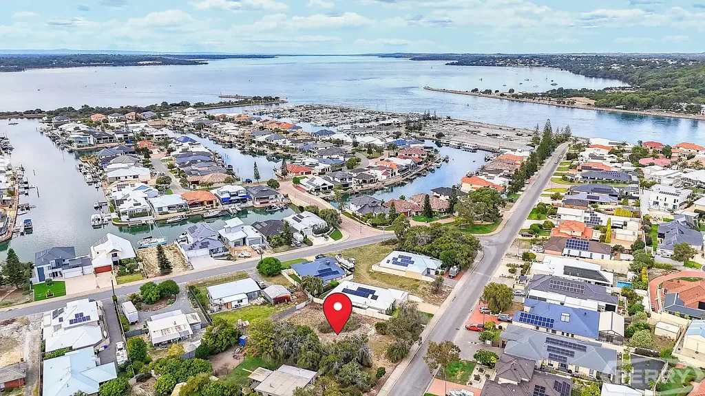 15 Rees Place, Wannanup, WA 6210