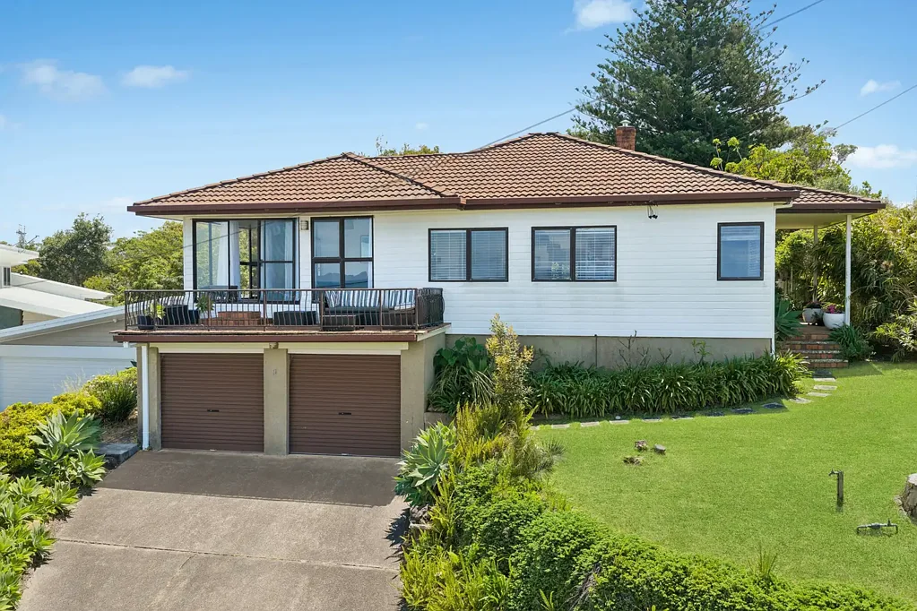 11 Bellevue Crescent, North Avoca, NSW 2260