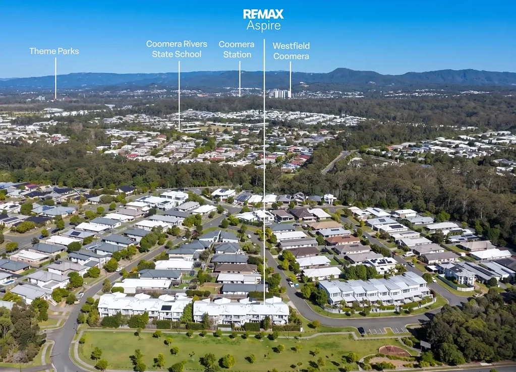 Coomera 3 Bedroom Immaculate Townhouse Living