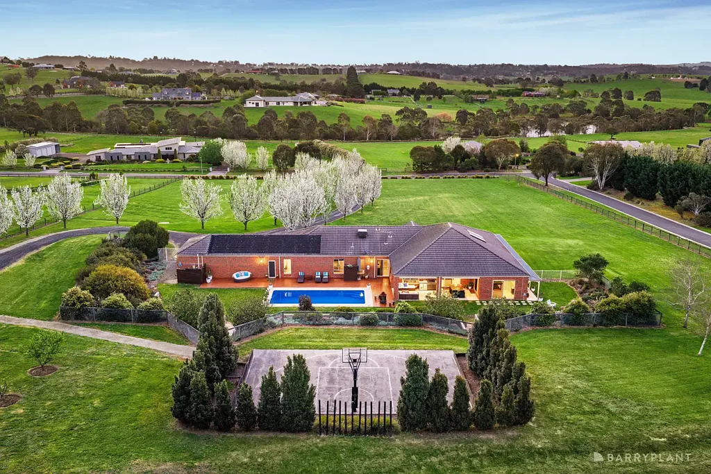 35 Sunset Drive, Chirnside Park, VIC 3116