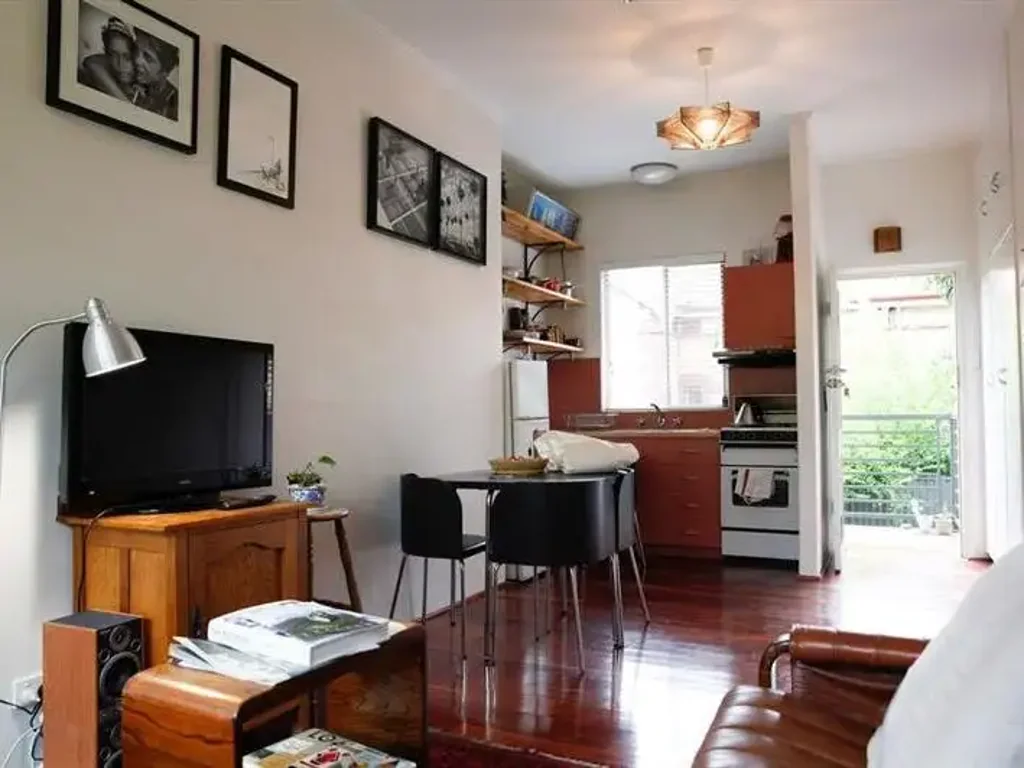 FUNKY CITY FRINGE PAD