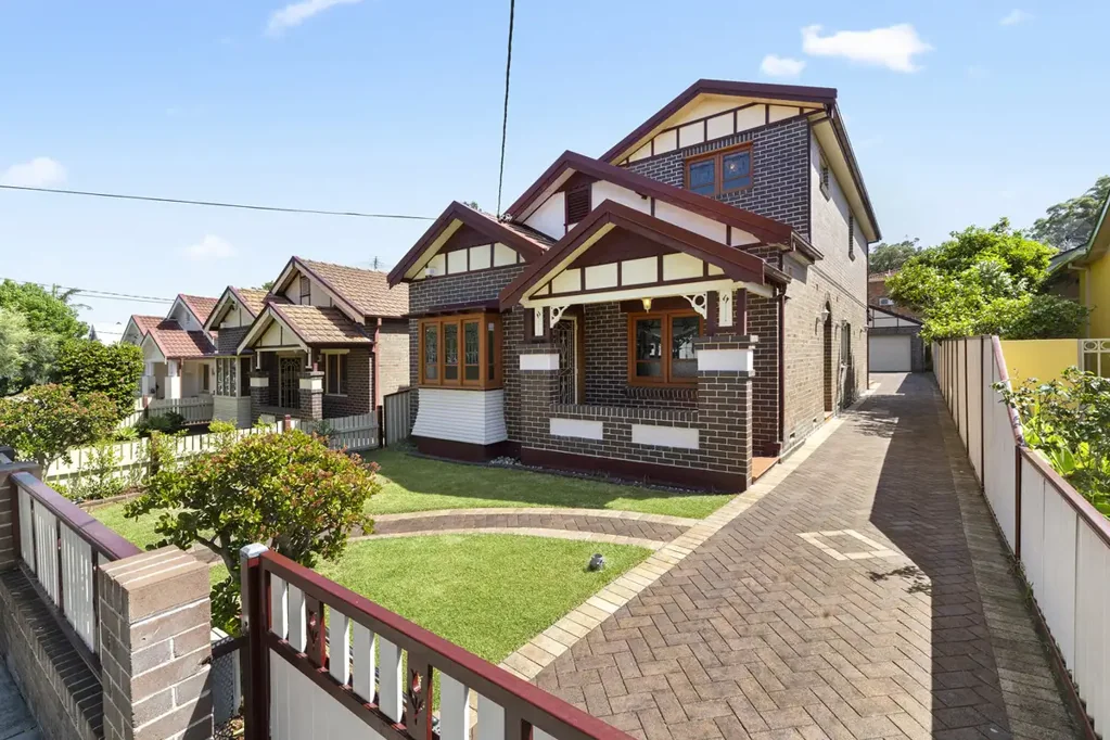 Croydon Park 5침실 A Charming Character Home Seamlessly Blended With All The Modern Luxuries