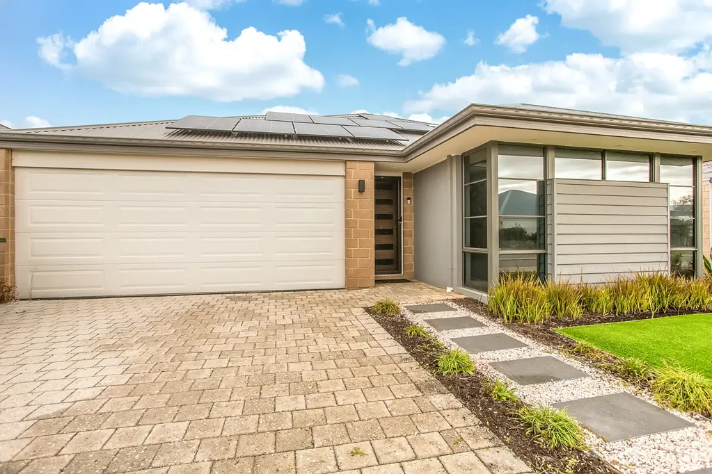 Bennett Springs 3ห้องนอน Modern Family Living with Long-Term Rental Security
