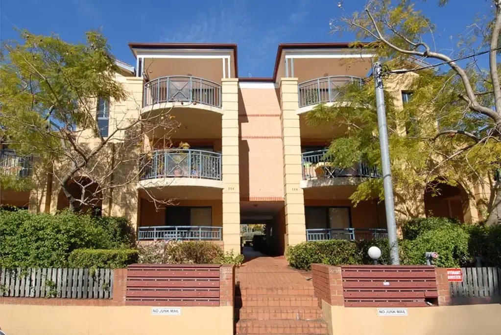 SPACIOUS ONE BEDROOM MODERN APARTMENT