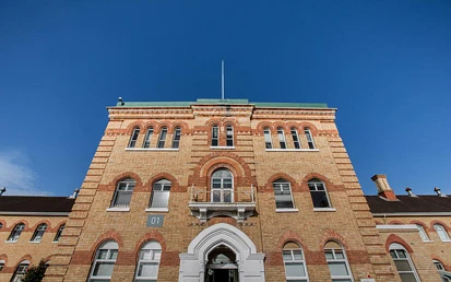 中国学生锐减，新西兰各理工学院面临困境，政府真的会将16所理工学院合并吗？