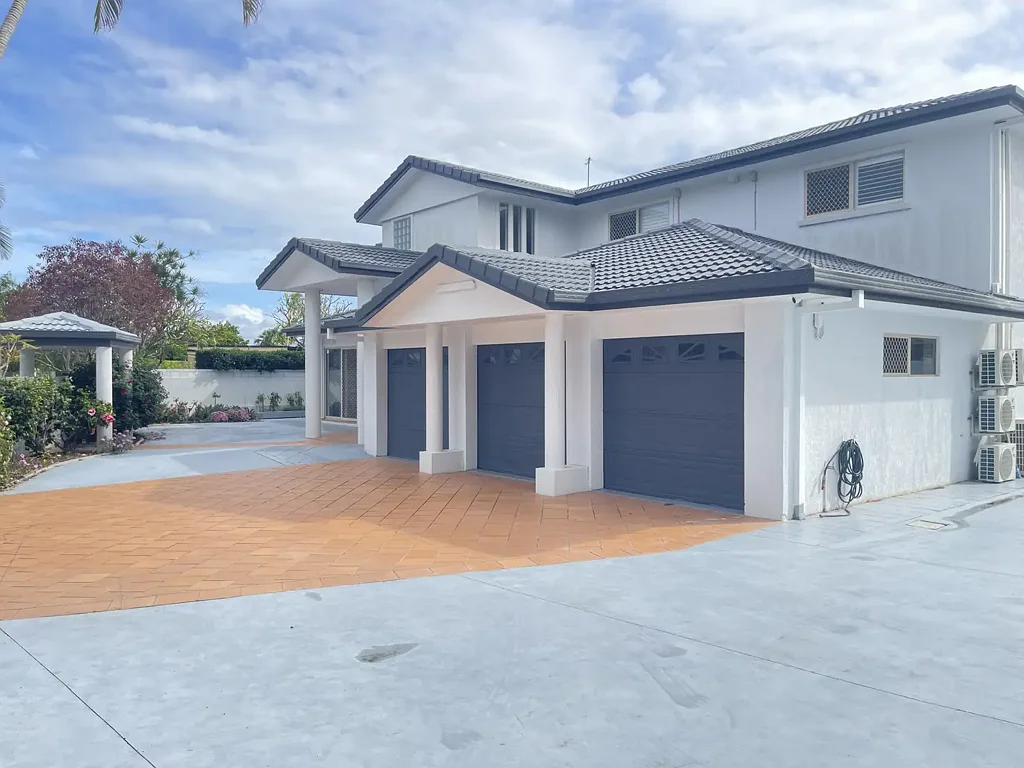 Stylish Bundall waterfront living in a Prime Gold Coast Location