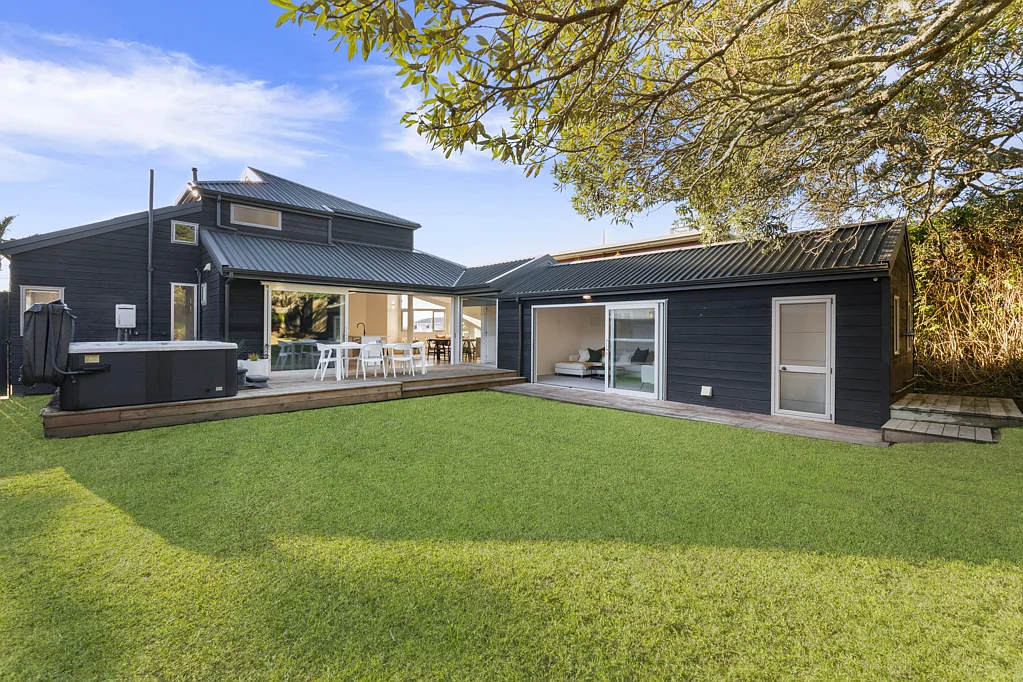 Takapuna 4房  A Rarity on Rewiti