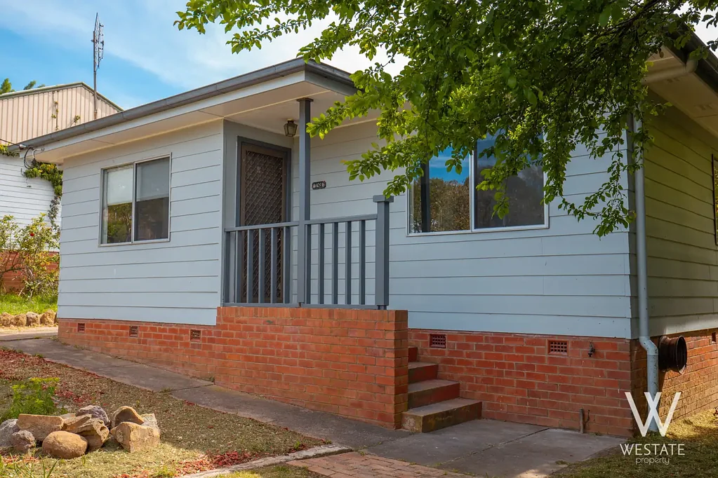 RENOVATED GEM IN THE HEART OF OBERON