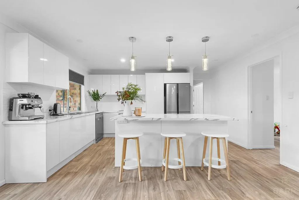 Bellbowrie 4房 Bellbowrie宁静四卧 新厨新地板 太阳能 800㎡地块 优质学区 Elegant Family Residence in Bellbowrie