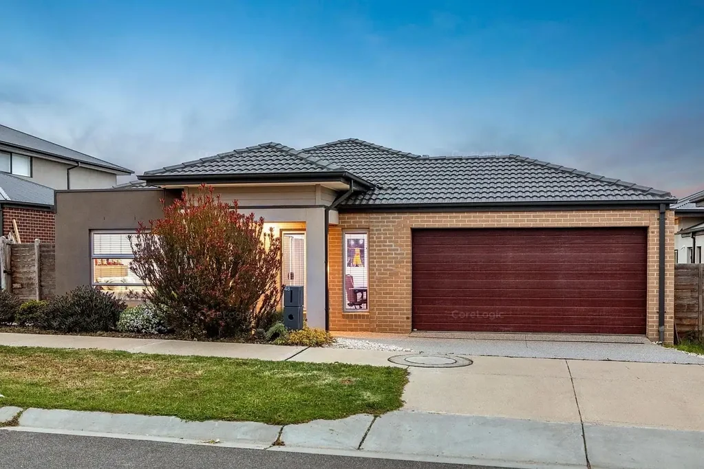 Spacious Family Living in a Prime Clyde North Location