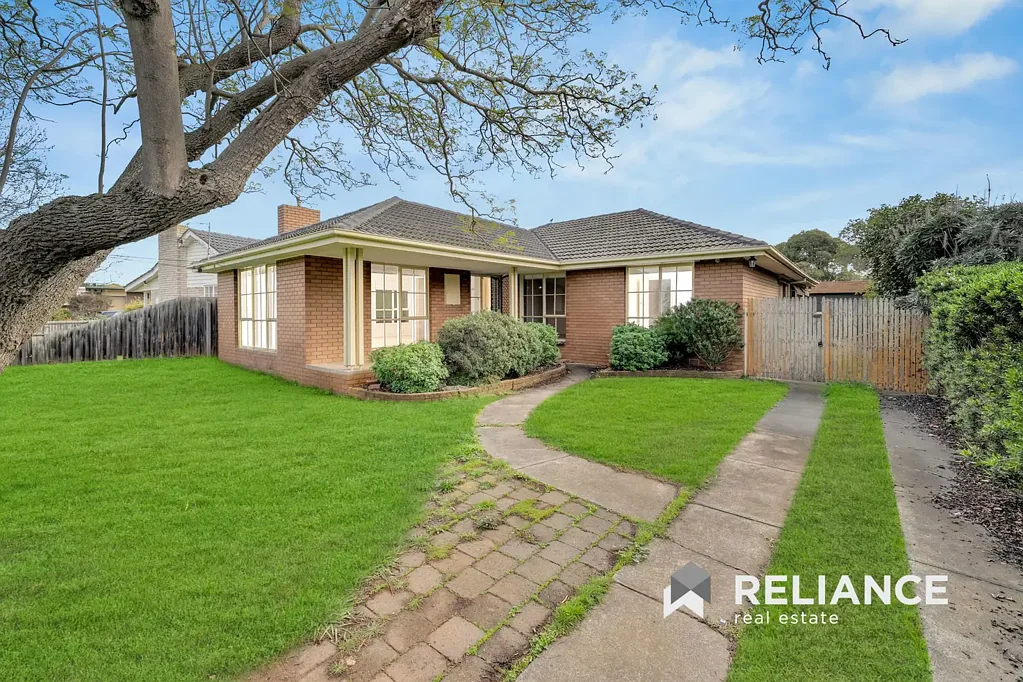Werribee 5 Slaapkamer Endless Possibilities on a Massive 1,096m² Block in Prime Werribee Location!