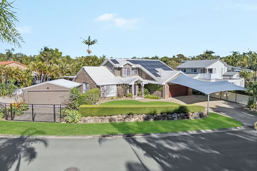 Thornlands 4 Bedroom UNDER CONTRACT - Impressive Family Entertainer with Pool, Outdoor Kitchen & Dual Garages