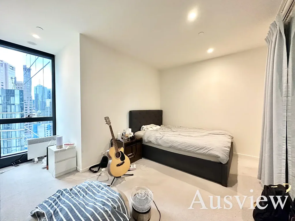 Furnished Luxury 1B Apartment, Walk to City, Station & Supermarket!
