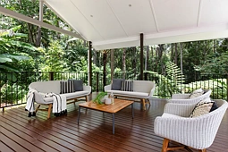 86 Laguna Grove, Doonan