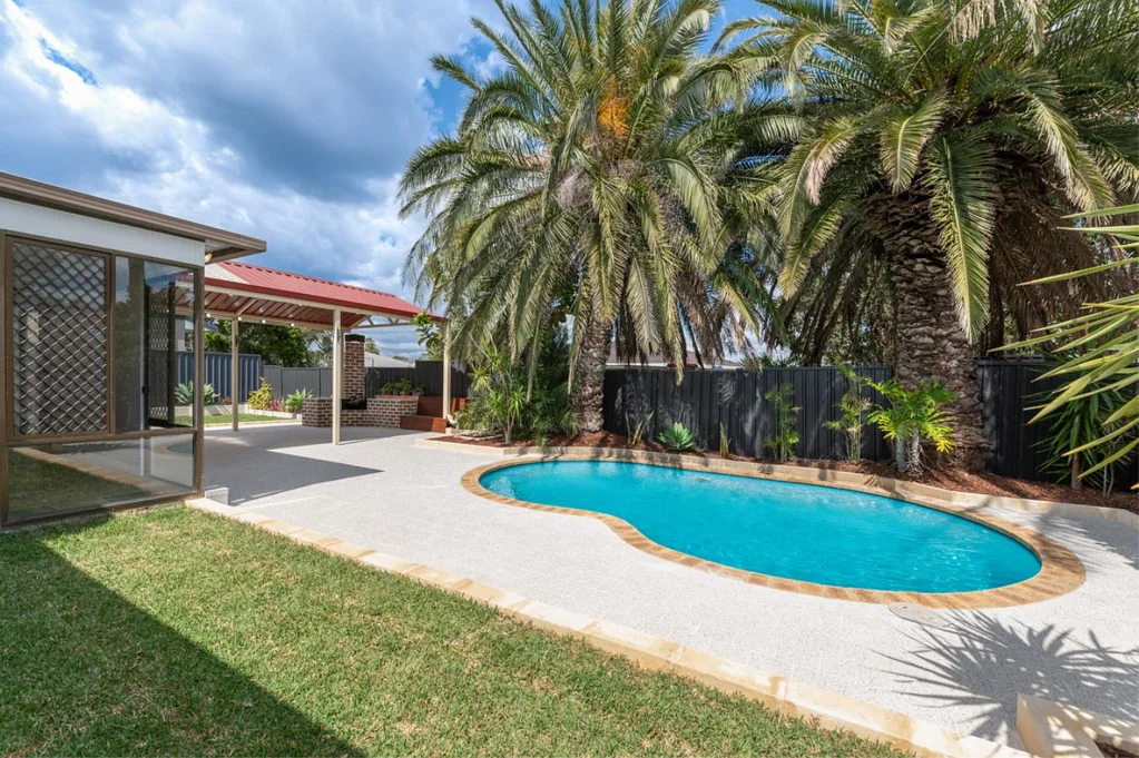 10 Jubilee Road, Forrestfield, WA 6058