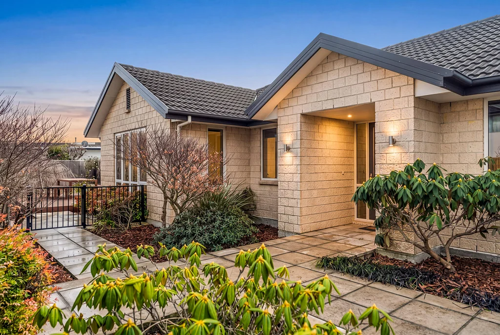 Burnside 4 Bedroom Space, Style & Schooling