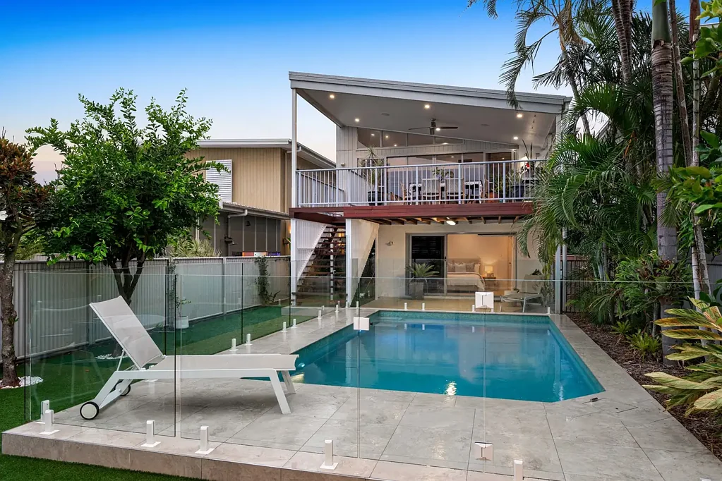 11 Earl Parade, Manly, QLD 4179