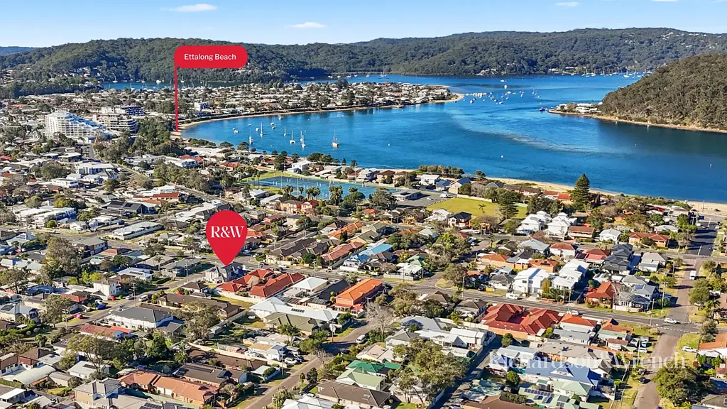 Ettalong Beach 3ห้องนอน Standalone Appeal: Near-New Townhouse with Private Driveway & Street Frontage