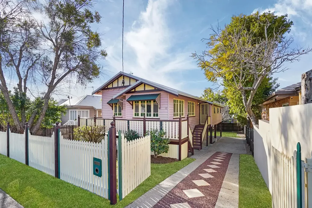 Southport 3 Bedroom Character Home with North-Facing Backyard in the Heart of Chirn Park!