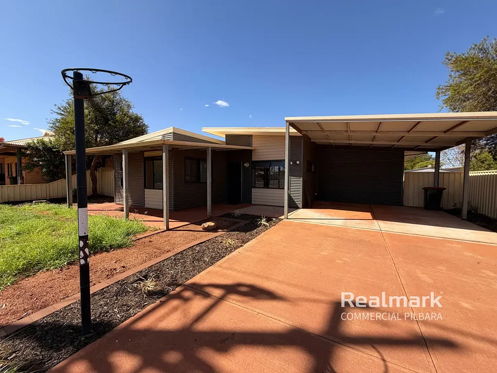 Newman 4 Bedroom Large Modern Home