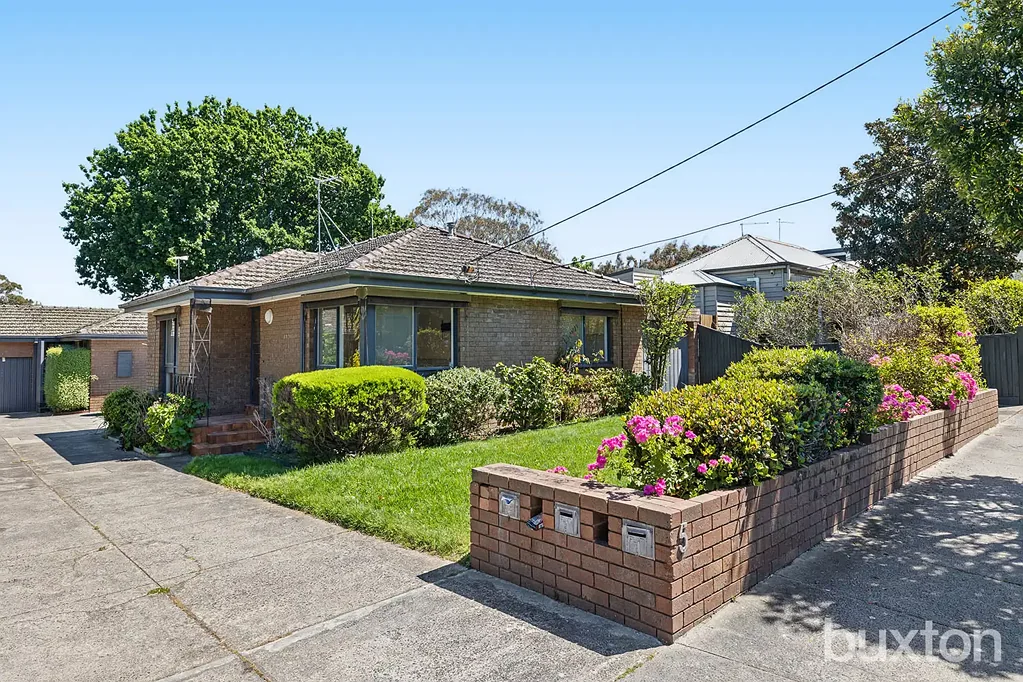 Stylish, Immaculate Villa in the Heart of Highett