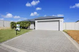 22 Manxman Gardens, Wandina