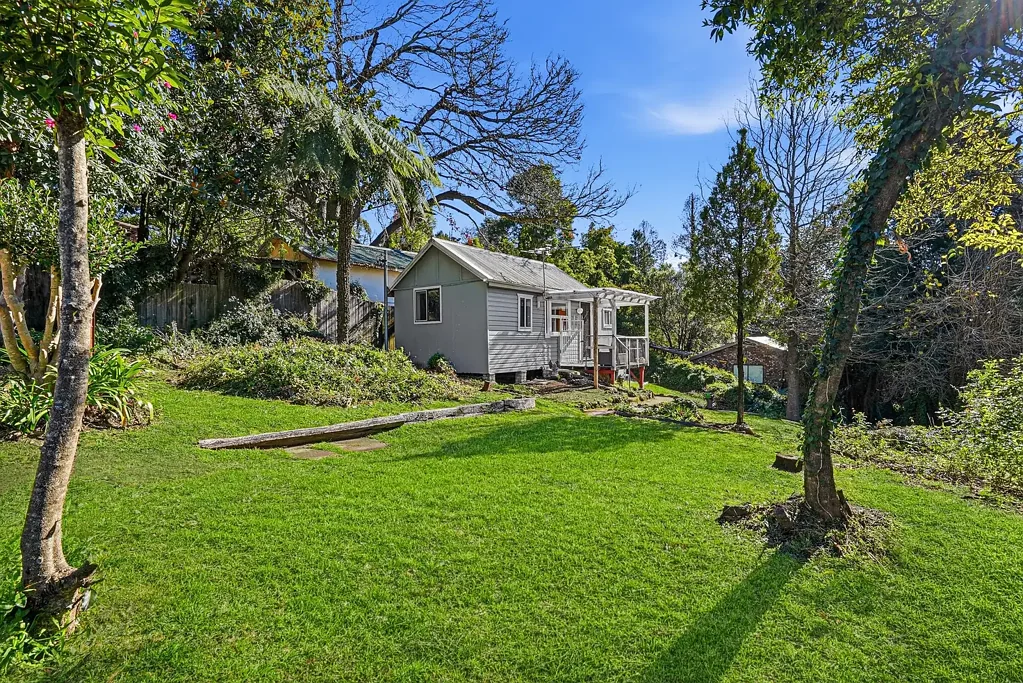 Hazelbrook 1غرفة نوم Charming Cottage on a Premium 753 m2 + Over 16 Meters Frontage approx.