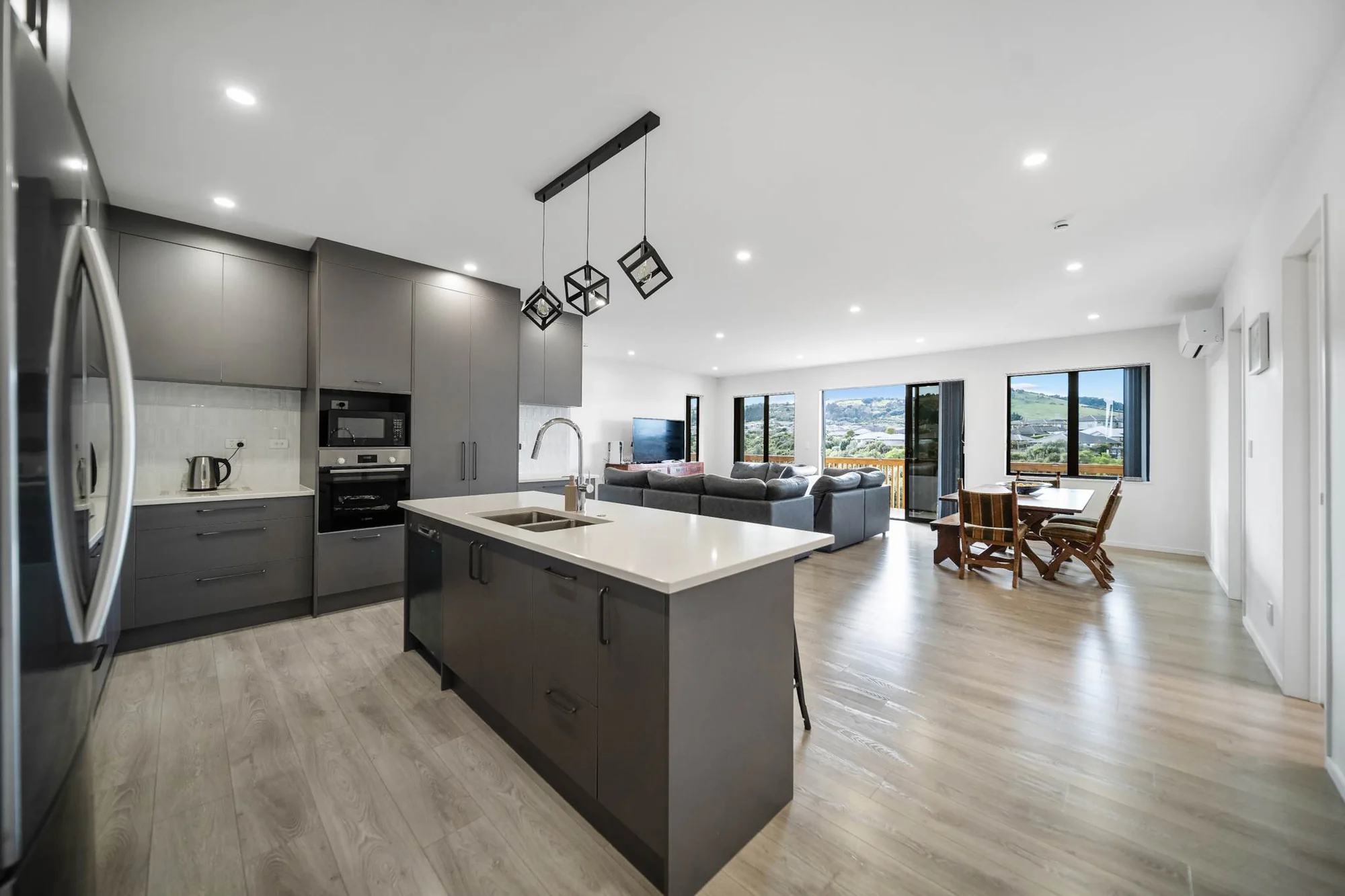 Pokeno 5Moenga Spacious Family Living with a  3+2 Layout and ...