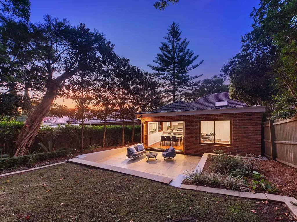Chatswood 3chambre Art Deco Semi Offers Ultra Convenient Lifestyle
