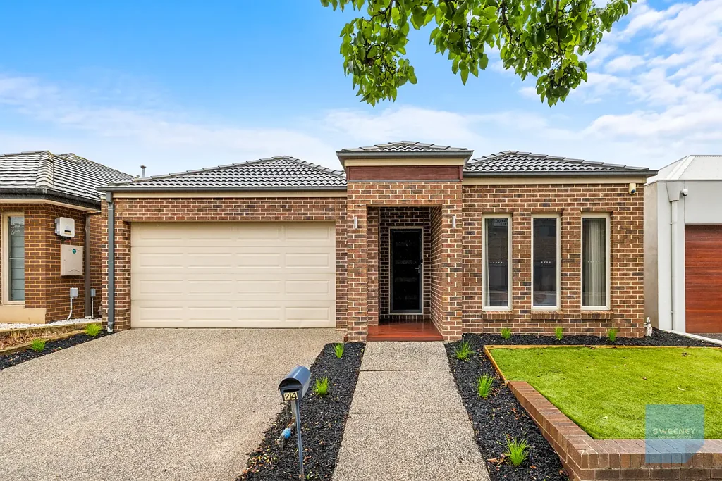 Caroline Springs 4غرفة نوم Sun-Filled Family Living in a Quiet Parkside Pocket