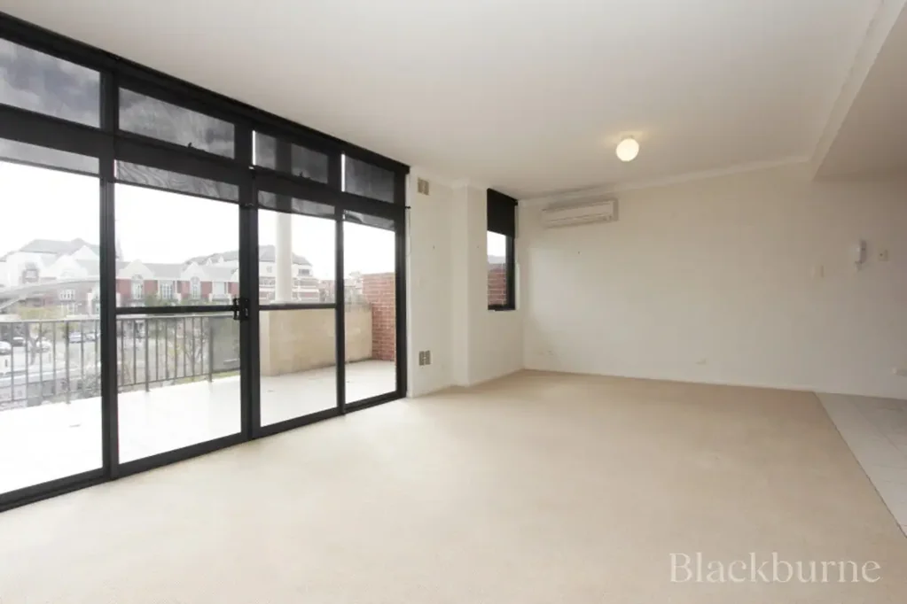 TWO BED APARTMENT IN GREAT LOCATION!
