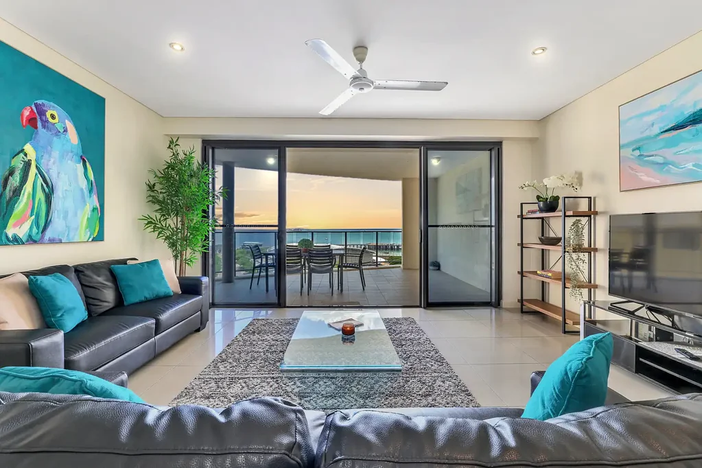 Darwin City 3 Bedroom Arkaba on the Esplanade - Enjoy Sweeping Waterfront Views