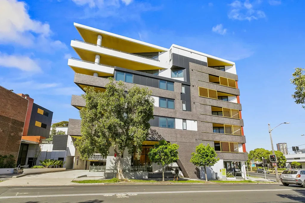 Immaculately Appointed One Bedroom Apartment