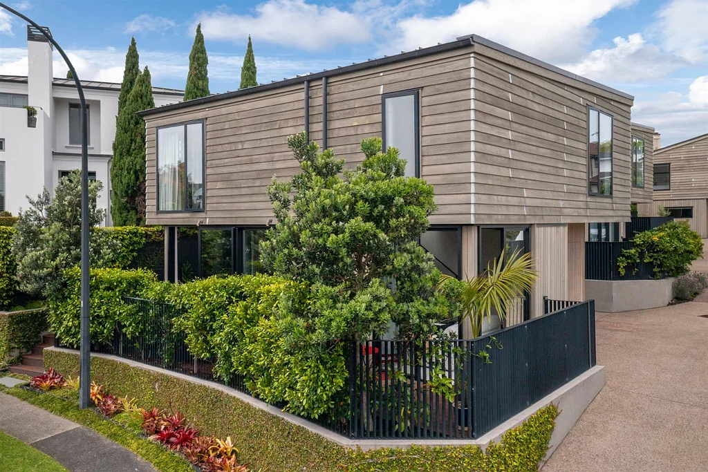 2A Arthur Crescent, Takapuna, North Shore City, Auckland