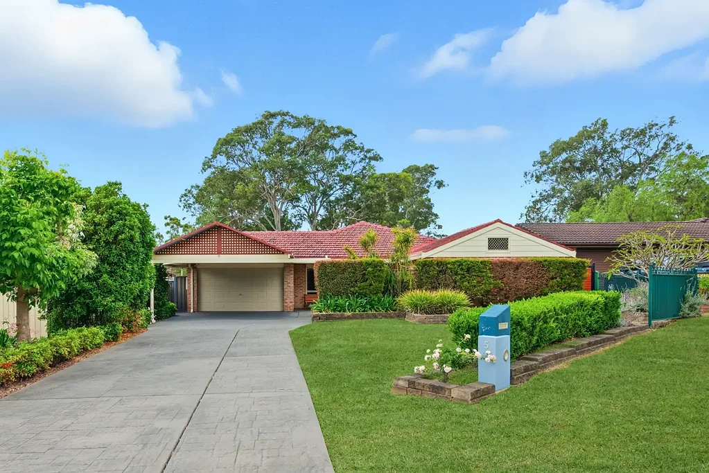 5 Daimler Place, Ingleburn, NSW 2565