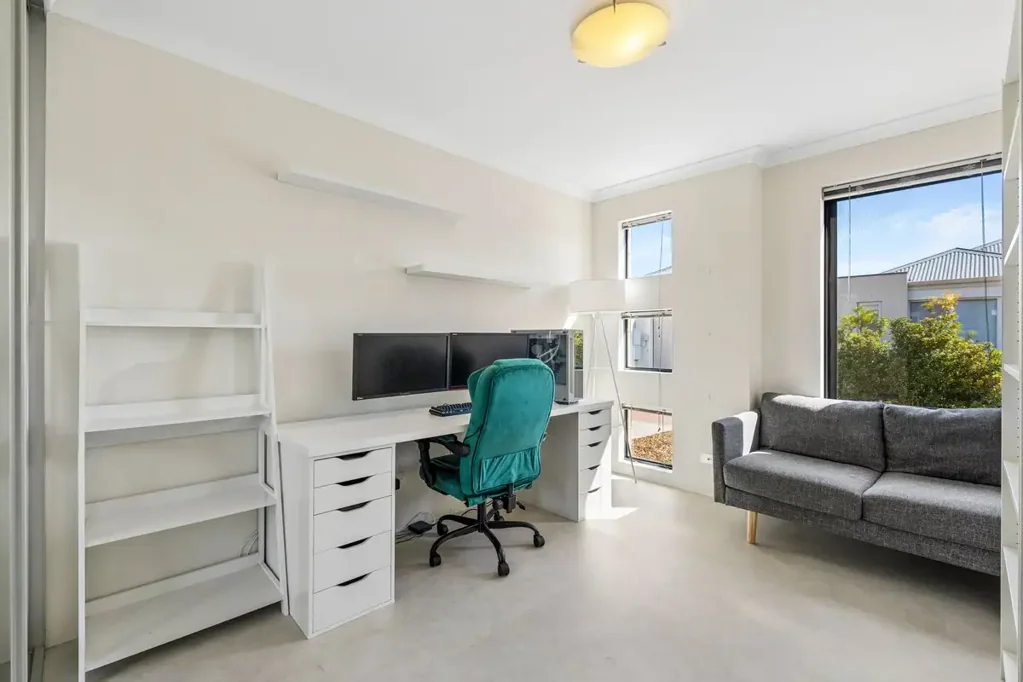 Carramar 4 Slaapkamer ?? MODERN. LOW-MAINTENANCE. EASY LIVING.