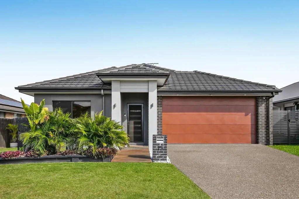 Upper Caboolture 3房 带地下泳池的现代家庭住宅 Modern Family Home with In-Ground Pool