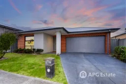 111 Lineham Drive, Cranbourne East