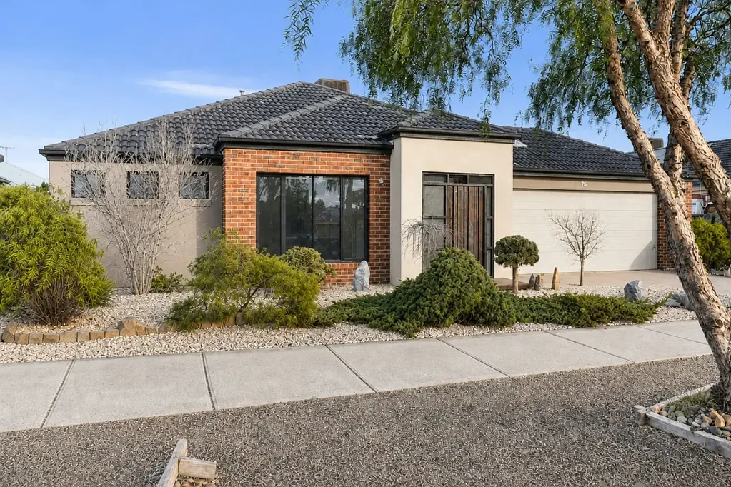 Manor Lakes 3房 🏡 您一直在等待的梦想家庭住宅 - 全新翻修，拎包入住 🏡 🏡 The Dream Family Home You've Been Waiting For - Freshly Renovated & Ready to Move In 🏡