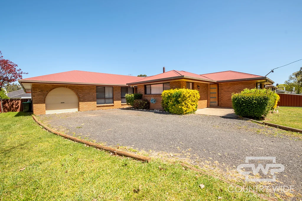34 Manse Street, Guyra, NSW 2365